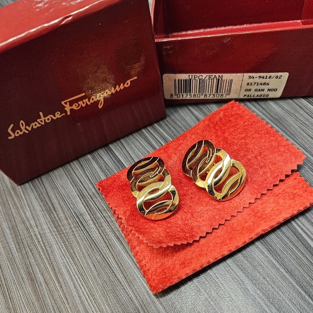Salvatore Ferragamo Elegant Gold Loop Earrings - Picture 12 of 15